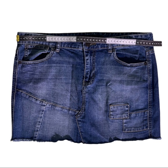 Calvin Klein Denim Jean Short Skirt size 31/12 - Picture 2 of 7